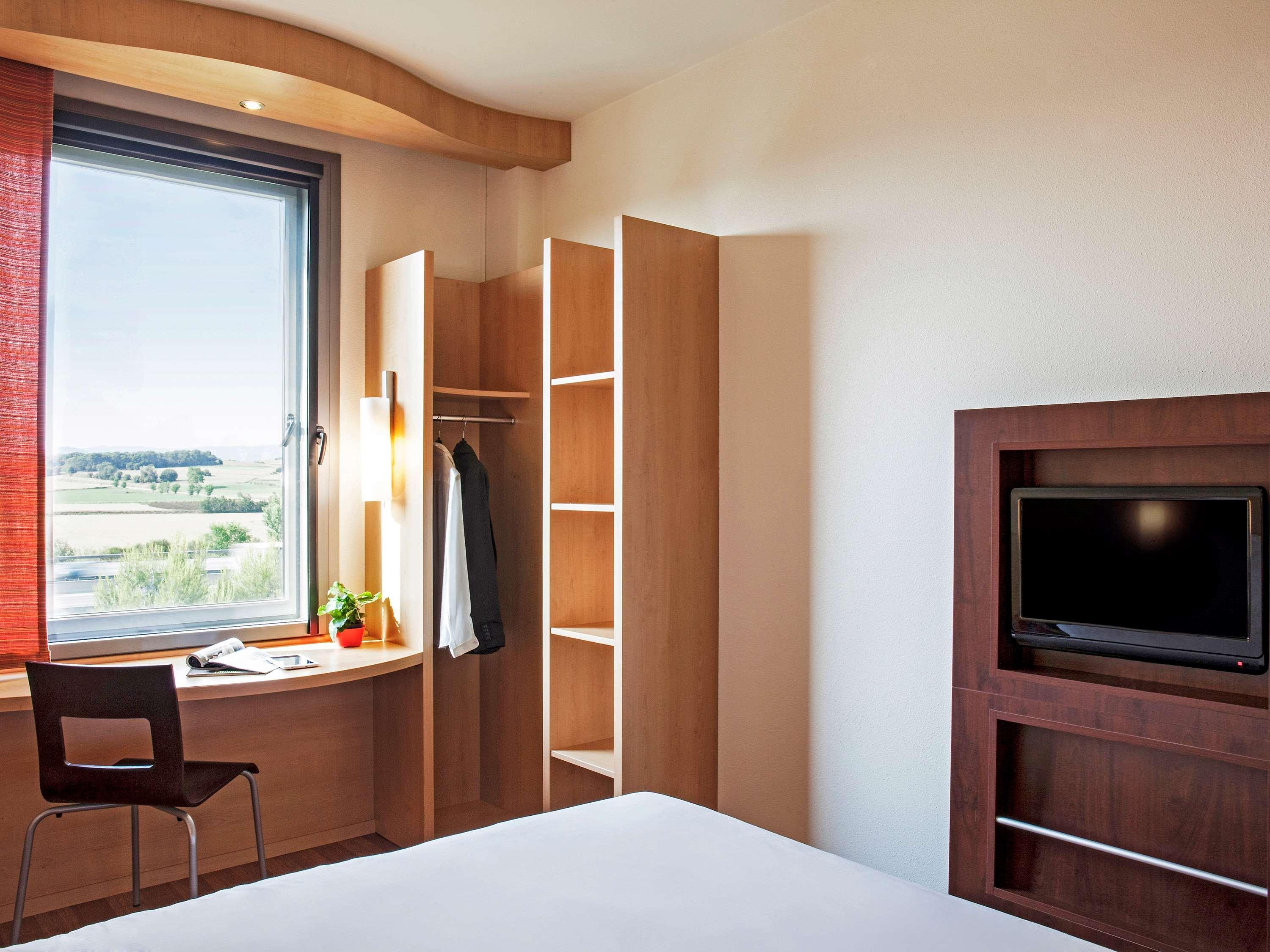 ไอบิส บาร์เซโลนา โมเยต Hotel มอลเยต เดล บาเยส ภายนอก รูปภาพ